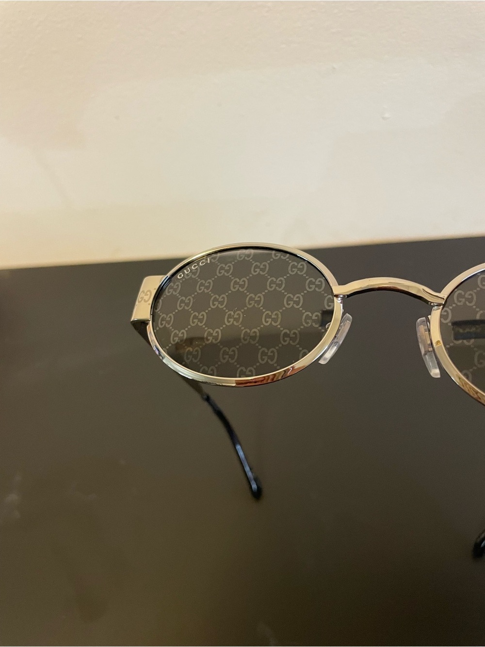 Gucci Oval Silver Frame Black Lens Men’s Sunglasses-51-23-145
BRAND NEW - Picture 12 of 16